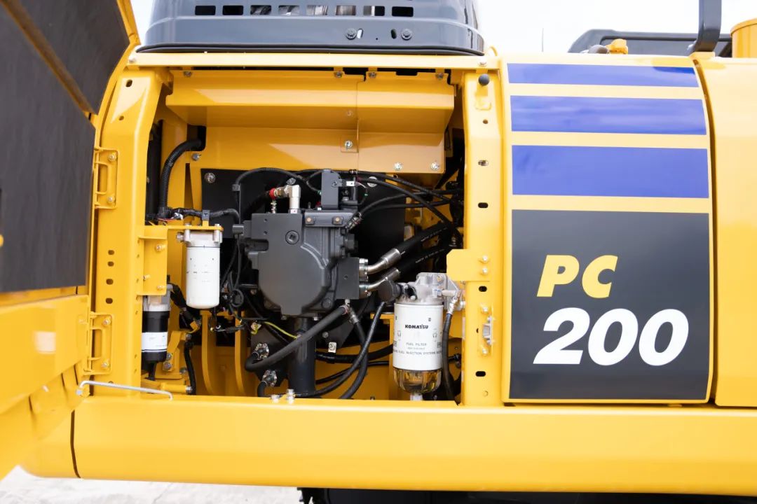 进口PC225LC-11M1